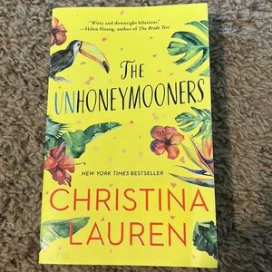 The Unhoneymooners book by Christina Lauren